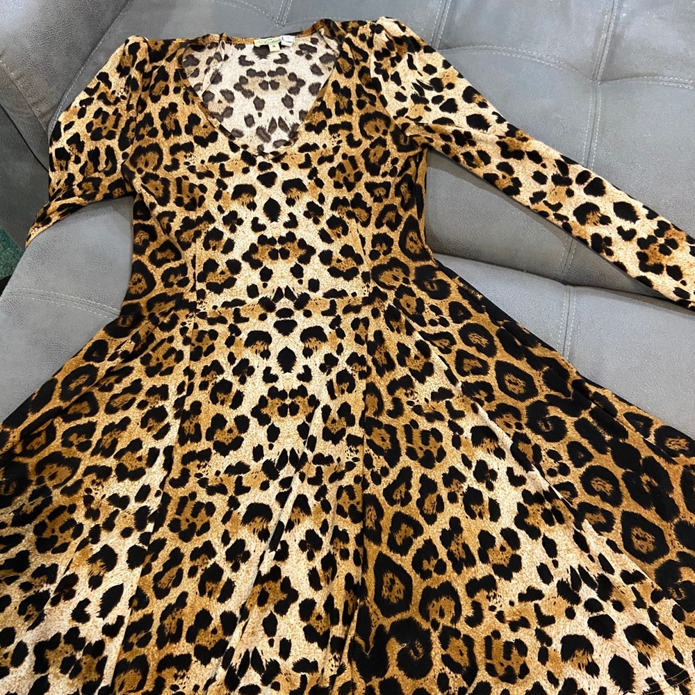 Cheetah print dress 👗